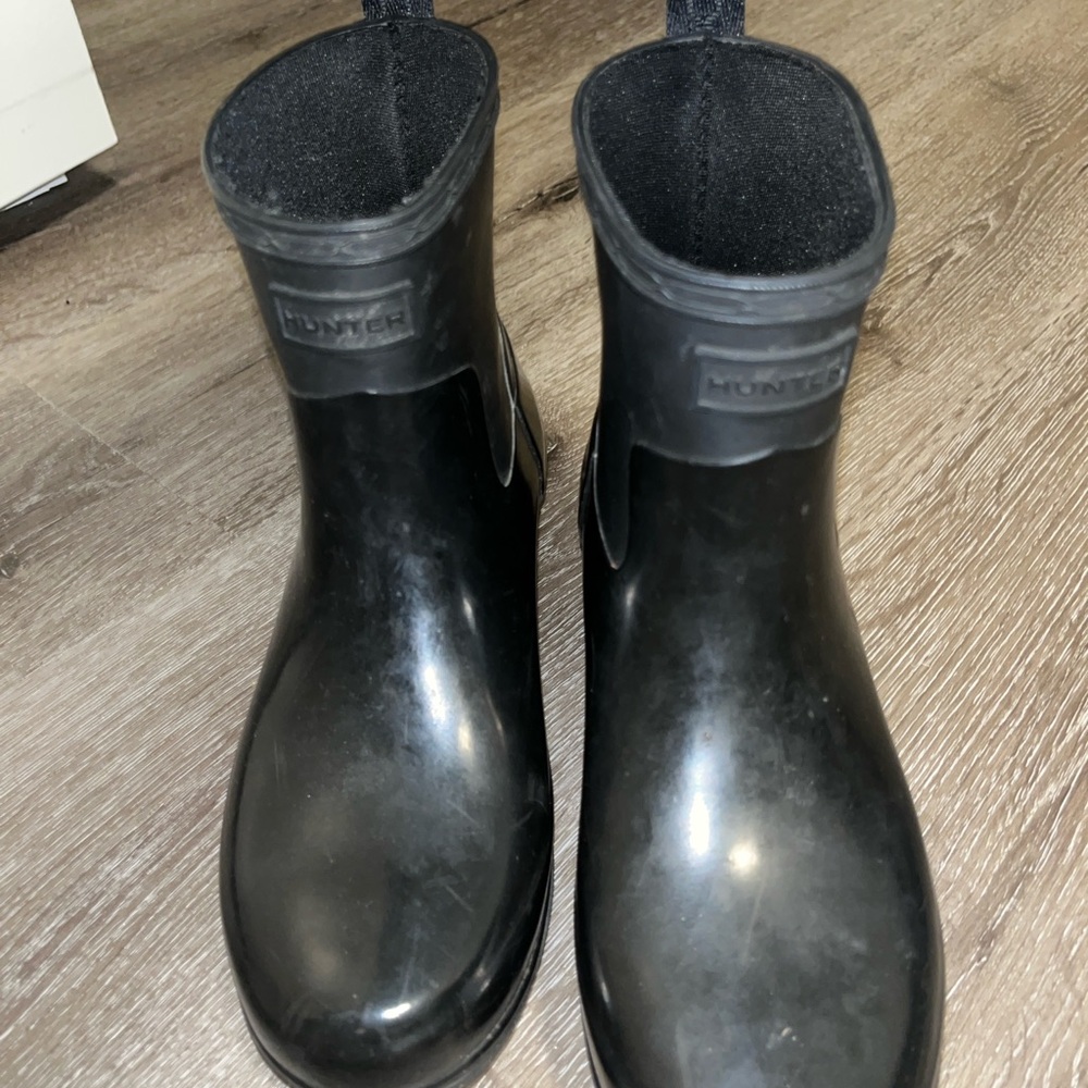 Hunter Classic Black Waterproof Boots (women's 5.5 or 6 size not clear)